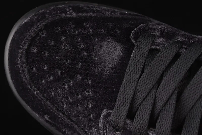 All categories Nk SB Dunk Series Nk SB Dunk Low Low-top skate shoes Pure original version Dover Street Market x Nk Dunk Low "Triple Black" Black Valentine's Day SB Dunk Series low-top skate shoes DH2686-002